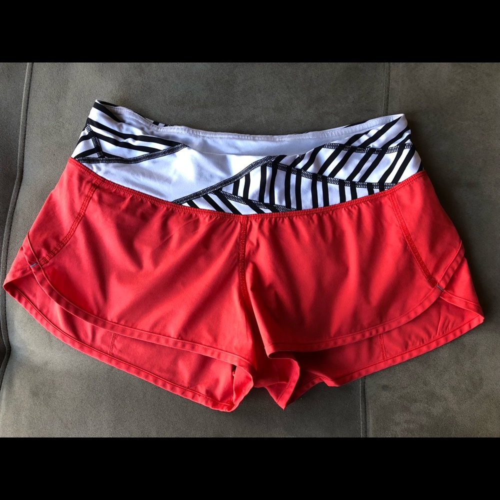 LuluLemon Speed Short 2.5” Size 6